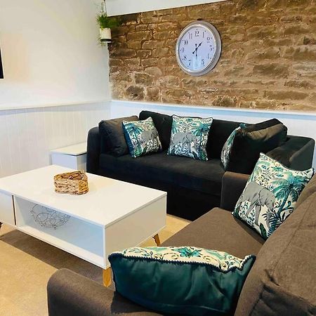 The Mill Stylish Rural Apartment With Beautiful Views Welsh Newton Common Extérieur photo
