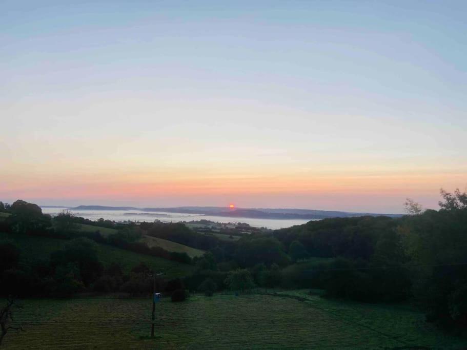 The Mill Stylish Rural Apartment With Beautiful Views Welsh Newton Common Extérieur photo